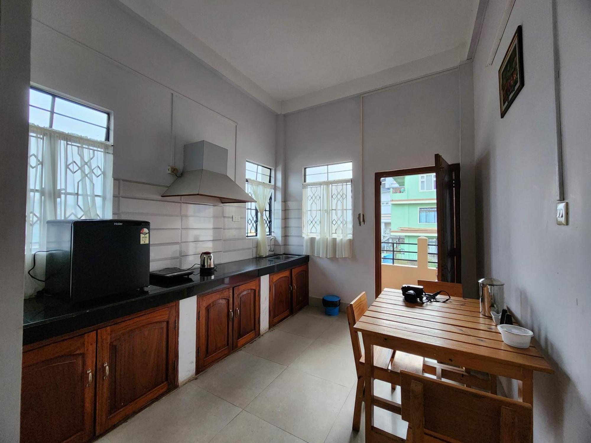 Cafe Sola Bnb Шиллонг Экстерьер фото