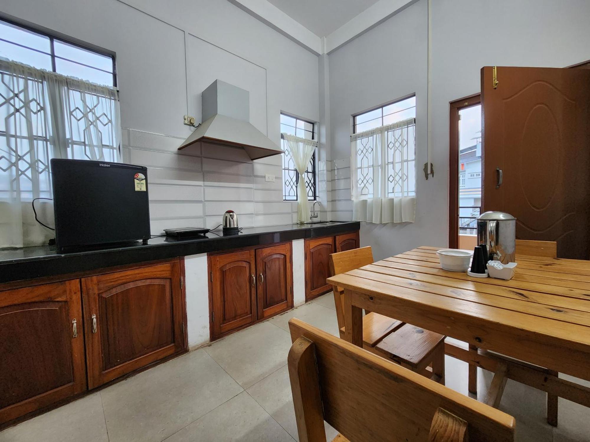 Cafe Sola Bnb Шиллонг Экстерьер фото