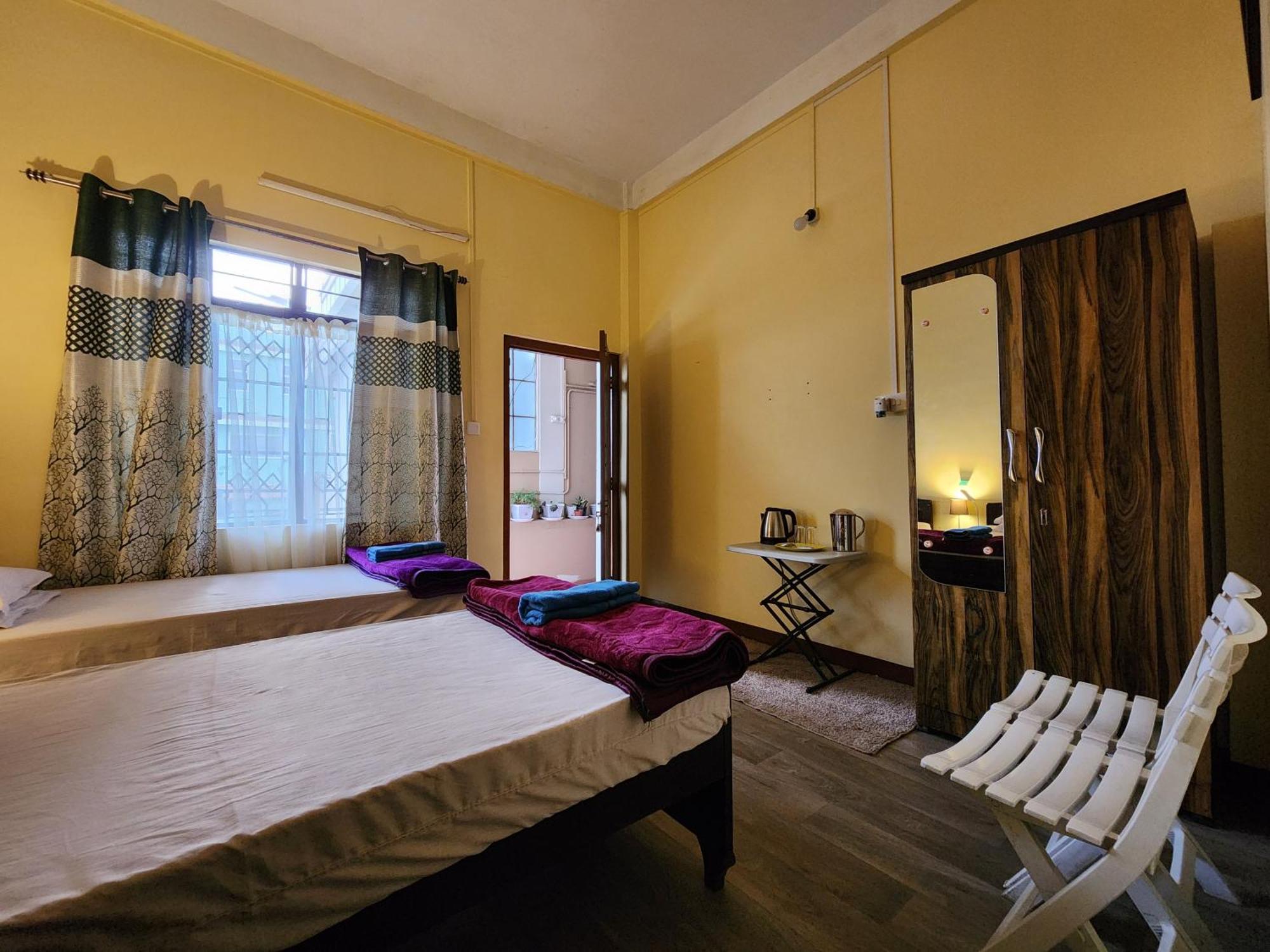 Cafe Sola Bnb Шиллонг Экстерьер фото
